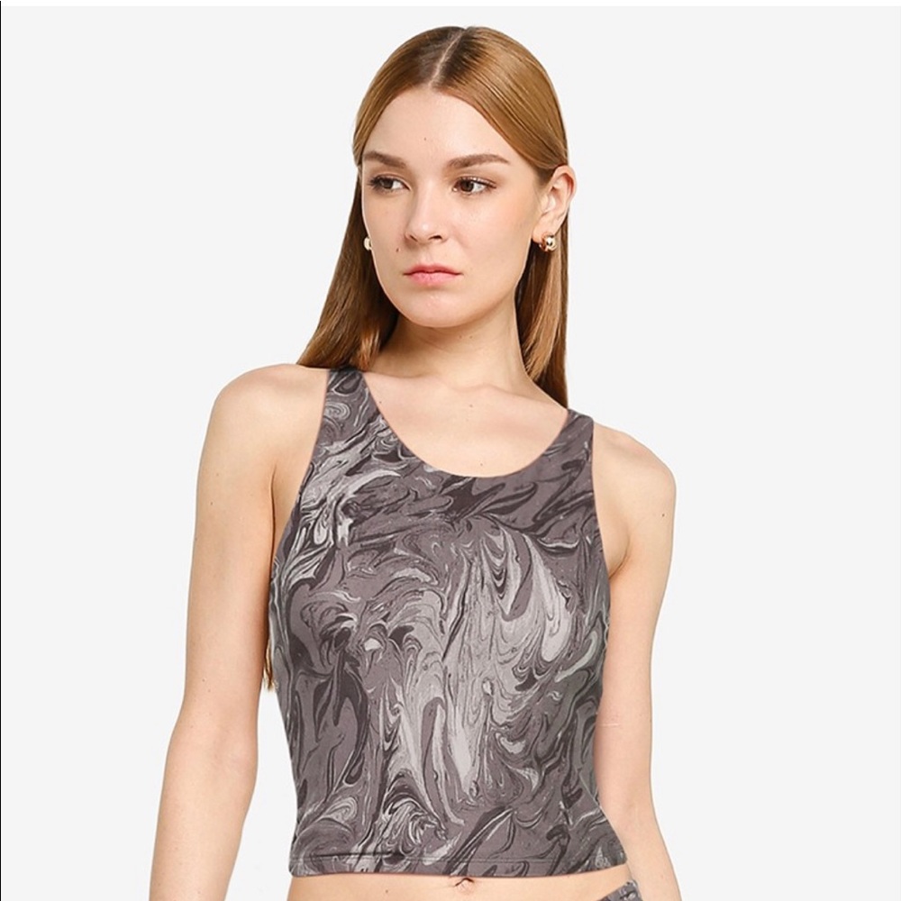Abercrombie contour cross-back athleisure crop top/ longline bra, size medium